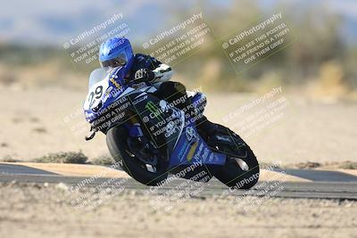 media/Dec-07-2025-CVMA (Sun) [[3e7d2de5dc]]/Race 12- Formula 40 MW and LW/